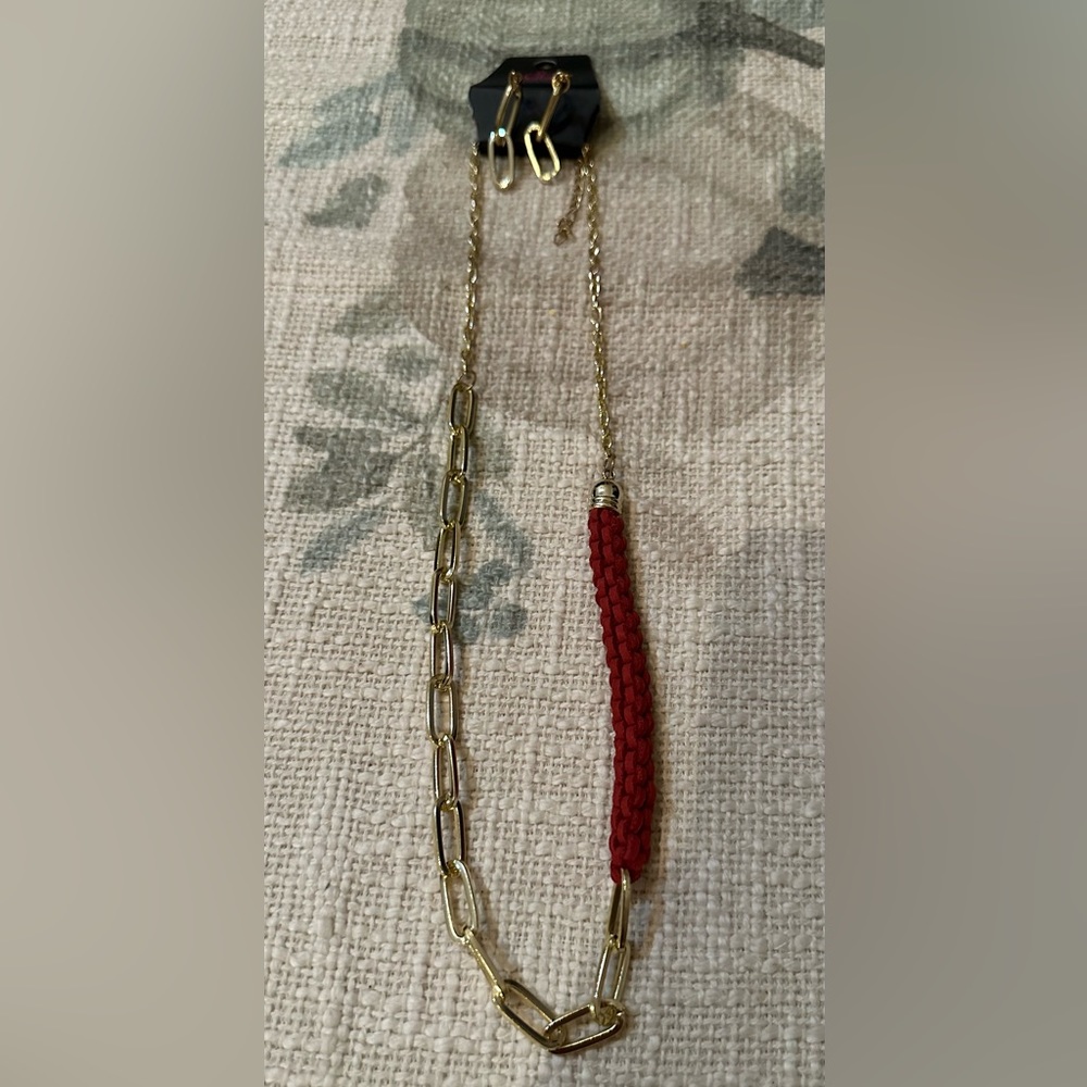 Necklace and earring set